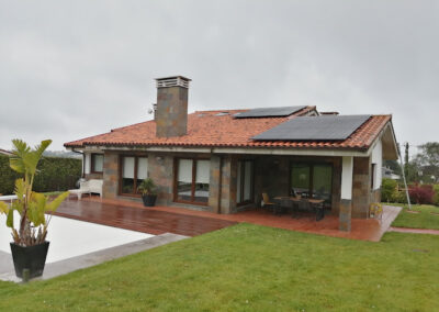 Instalación fotovoltaica en el Infanzón (Gijón)